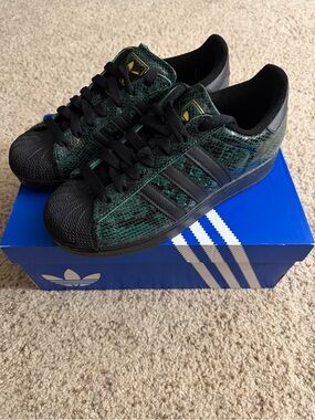 Snakeskin-Print adidas Green Superstar II W Sneakers JP8159, multiple sizes